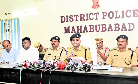 ప్రజలకు చేరువలో పోలీసులు