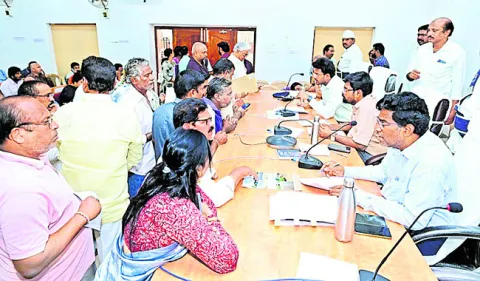 అర్జీల పరిష్కారానికి ప్రాధాన్యం 