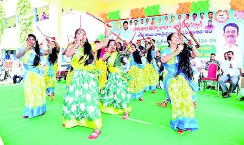 సృజనాత్మకతకు వేదిక వైజ్ఞానిక ప్రదర్శన 