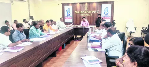 భూ భారతి దరఖాస్తులు పరిష్కరించాలి 