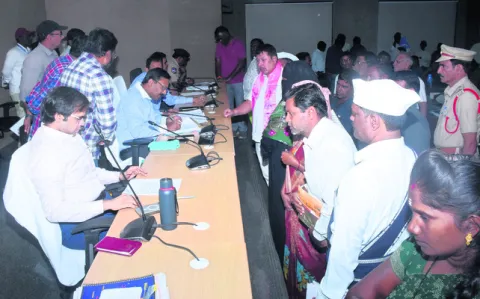 ప్రజావాణికి ప్రాధాన్యమివ్వాలి 