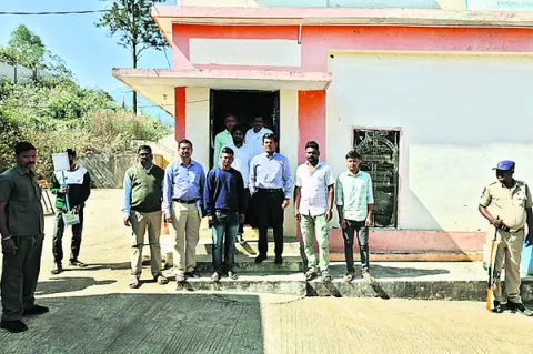 ఈవీఎంల గోదాముల తనిఖీ 