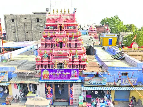 ఆధ్యాత్మికం.. పర్యాటకం 