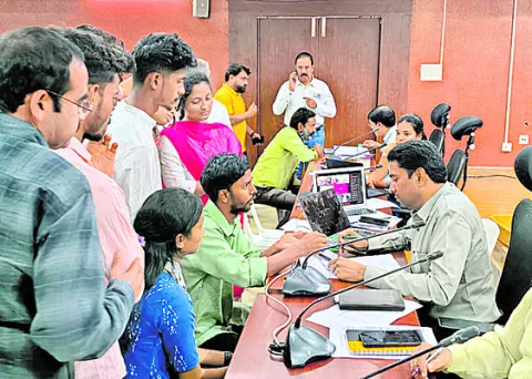 ప్రతి అర్జీపై ప్రత్యేక దృష్టి 