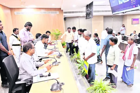 అందుబాటులో యూరియా