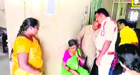 మహిళ మెడలో ఆభరణాల చోరీ 