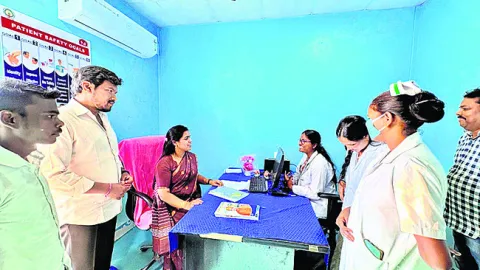 ప్రసూతి నిరీక్షణ కేంద్రాలను పూర్తి చేయండి 