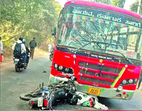 రోడ్డు ప్రమాదంలో  ఇద్దరు మృతి
