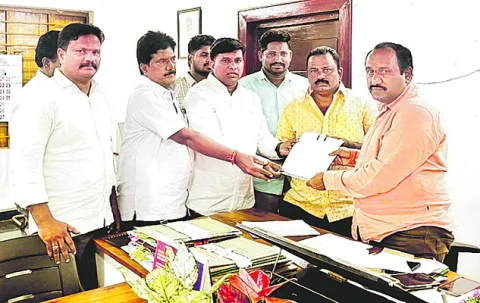 చీరాలలో ఎనీటైమ్‌ లిక్కర్‌