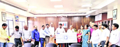 విద్యుత్‌ ఉద్యోగుల సంక్షేమానికి ప్రాధాన్యం
