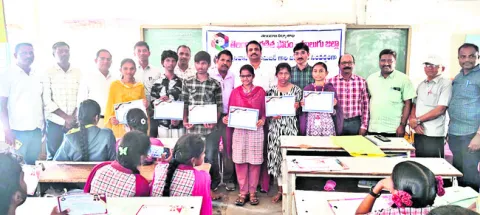 గణితంపై మక్కువ పెంచుకోవాలి