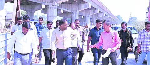 కూనారం ఆర్వోబీ పూర్తిచేయాలి 