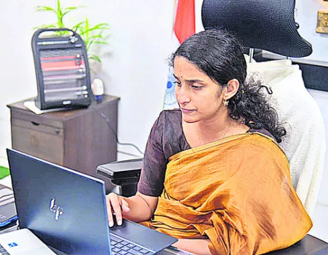 పెండింగ్‌ మ్యుటేషన్లు పూర్తి చేయండి 