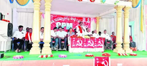 మతోన్మాద రాజకీయాన్ని తిప్పికొట్టాలి