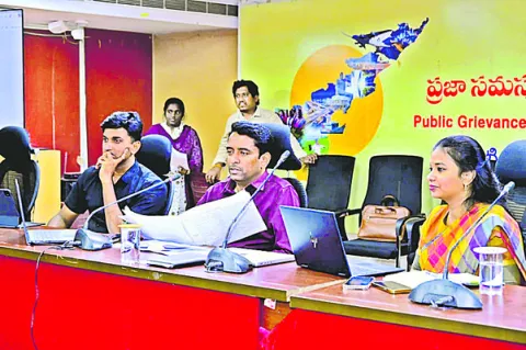 ఆదాయ వృద్ధి లక్ష్యాలపై దృష్టి 