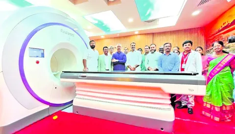 మహాత్మాగాంధీ క్యాన్సర్‌ హాస్పటల్‌లో అత్యాధునిక టోమోథెరప
