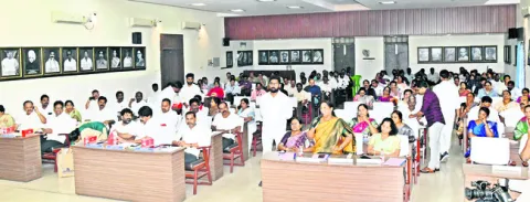 జెడ్పీలో ‘ప్రోటోకాల్‌’ రగడ