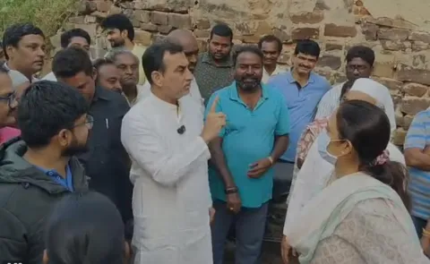 కడప జిల్లా లోని ప్రముఖ మల్టీస్పెషల్టి హాస్పిటల్ లైఫ్ లైన్  ఎండీ డాక్టర్ రబ్బానీ గారు 10లక్షలు చందా ఇవ్వకుంటే హాస్పిటల్ పైన  దాడులు జరిపిస్తామని బహిరంగంగా బెదిరిస్తున్న: పొలిట్ బ్యూరో సభ్యులు శ్రీనివాస్ రెడ్డి 