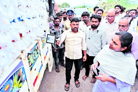 పత్తి దిగుబడులను  వెనక్కి పంపించొద్దు 