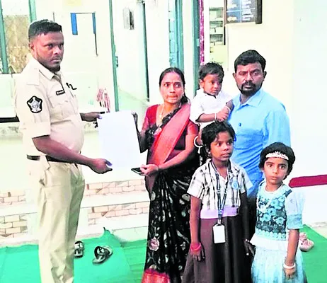 టీడీపీ నాయకుడి దౌర్జన్యం