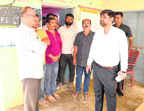 నామినేషన్ల పరిశీలన పకడ్బందీగా చేపట్టాలి