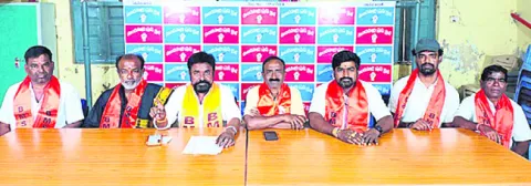 ‘కార్మిక చట్టాలను స్వాగతిస్తున్నాం’ 