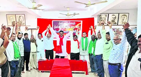 నిర్బంధాలతో ఉద్యమాలు ఆపలేరు 