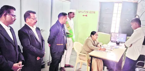 ఎస్టీ హాస్టల్‌ను సందర్శించిన న్యాయమూర్తి 