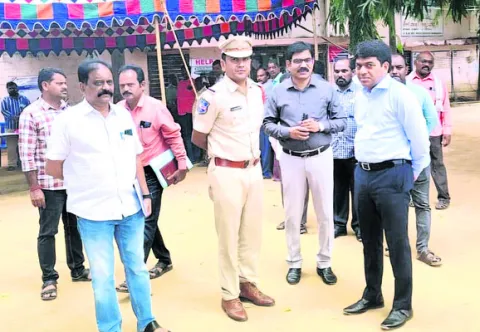 ఎన్నికలు సజావుగా జరిగేలా చూడాలి