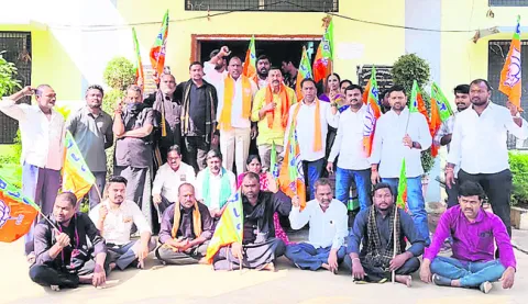 బల్దియాలో అవినీతిని అరికట్టండి