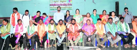 దివ్యాంగులను ప్రోత్సహించాలి