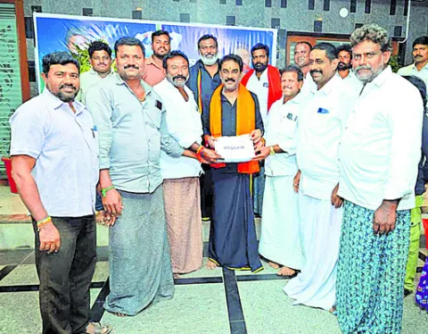 ముమ్మరంగా సంతకాల సేకరణ 