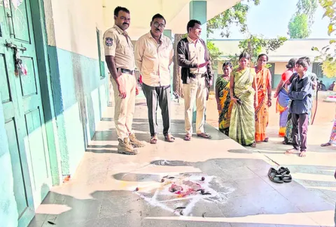 పాఠశాలలో క్షుద్ర పూజలు 