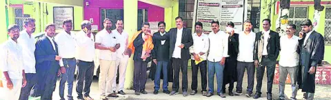 పెద్దపల్లి బార్‌ అసోసియేషన్‌ అధ్యక్షుడి తొలగింపు