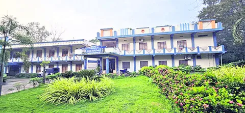 చంద్రన్నా.. ఐటీడీఏల వైపు చూడన్నా..! 