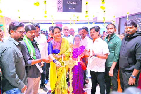 పుత్తూరులో కాసం ఫ్యాషన్స్‌ ప్రారంభోత్సవం 