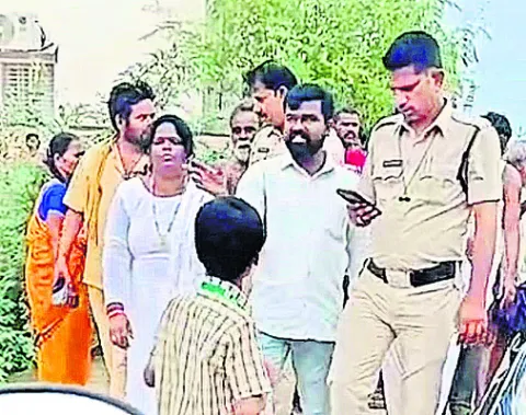 తాడిపత్రిలో పిల్లల అపహరణ కలకలం 