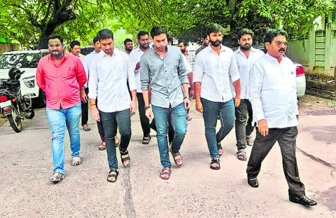 జోగి కుటుంబంపై చంద్రబాబు కక్షసాధింపు 