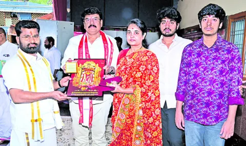 దుర్గమ్మ సన్నిధిలో అన్నప్రసాద వితరణకు విరాళాలు 