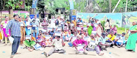 ● దివ్యాంగుల నిరసన గళం 