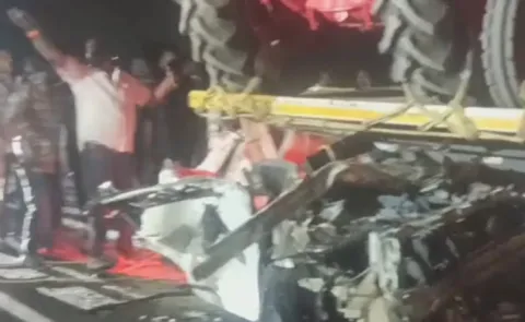 Four killed in a road accident in Chilakaluripet, Palnadu in andra pradesh 