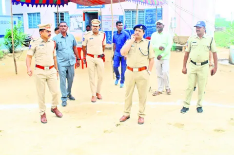 ఎన్నికల కోడ్‌ అతిక్రమిస్తే కఠిన చర్యలు 