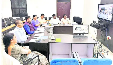 పోలింగ్‌ కేంద్రాలు తనిఖీ చేయాలి