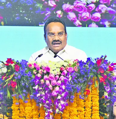 సమస్యలపై సమీక్ష నిర్వహించాలి  
