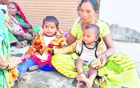 అమ్మా.. మేం గుర్తురాలేదా?