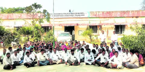 ఏకగ్రీవం.. వివాదం