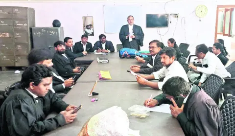 మానుకోటలోనే రైల్వే డిపో ఏర్పాటు చేయాలి