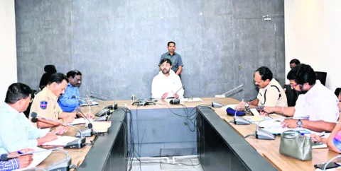 డ్రగ్స్‌ రహిత జిల్లాగా మార్చాలి