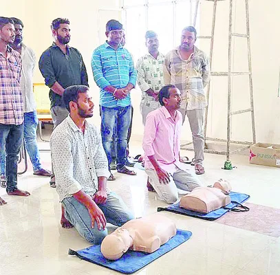 108, 102 ఉద్యోగులకు శిక్షణ