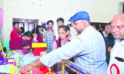 వైజ్ఞానిక ప్రదర్శనలతో సృజనాత్మకత